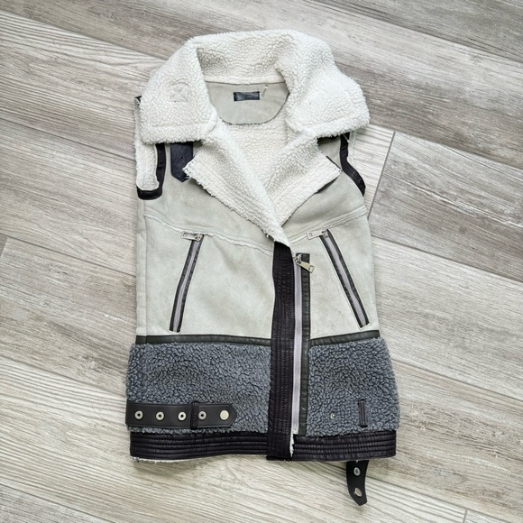 STELLA & Lorenzo Faux Shearling Moto Vest Size XS - Picture 4 of 16